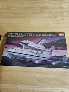 Academy Modellbausatz FA007/1640 Space Shuttle & NASA Transport von 1989 430302 - Bild 1 von 6