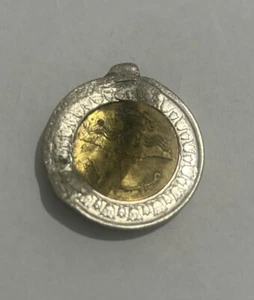 EGYPT One Pound Suez Canal 2015  (MINT ERROR COIN ) wrote Cancelled In Arabic .  - Picture 1 of 2