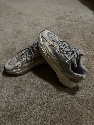 Yeezy Boost 700 V2 “Crema” Talla 9.5 Hombre Foto 1 de 4