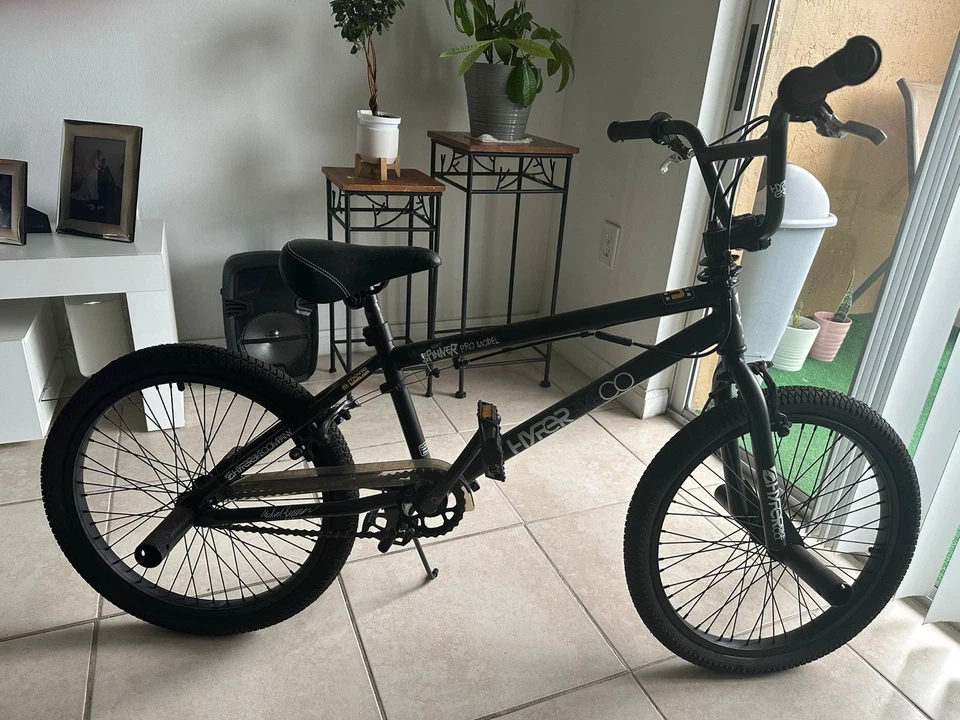 Bicicleta BMX HYPERBIKECO - Image 1 of 2