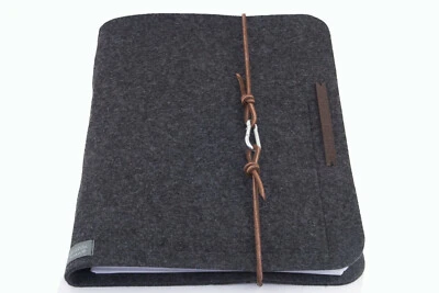 ANNA ROSENSCHÖN - MADE IN BONN A4 Ringordner Ringbuch PERSONALISIERT dunkelgrau Filz Leder Geschenk Hotelmappe