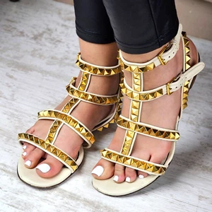 Sandalias planas Valentino Garavani Rockstud No Limit FUE £870 Zapatos EU 38.5 UK 5.5 - Imagen 1 de 24