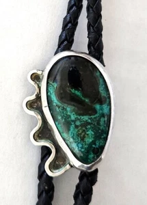 Vintage Sterling Malachite Navajo RH Signed Bolo Tie Southwest Greens Black - Picture 1 of 16