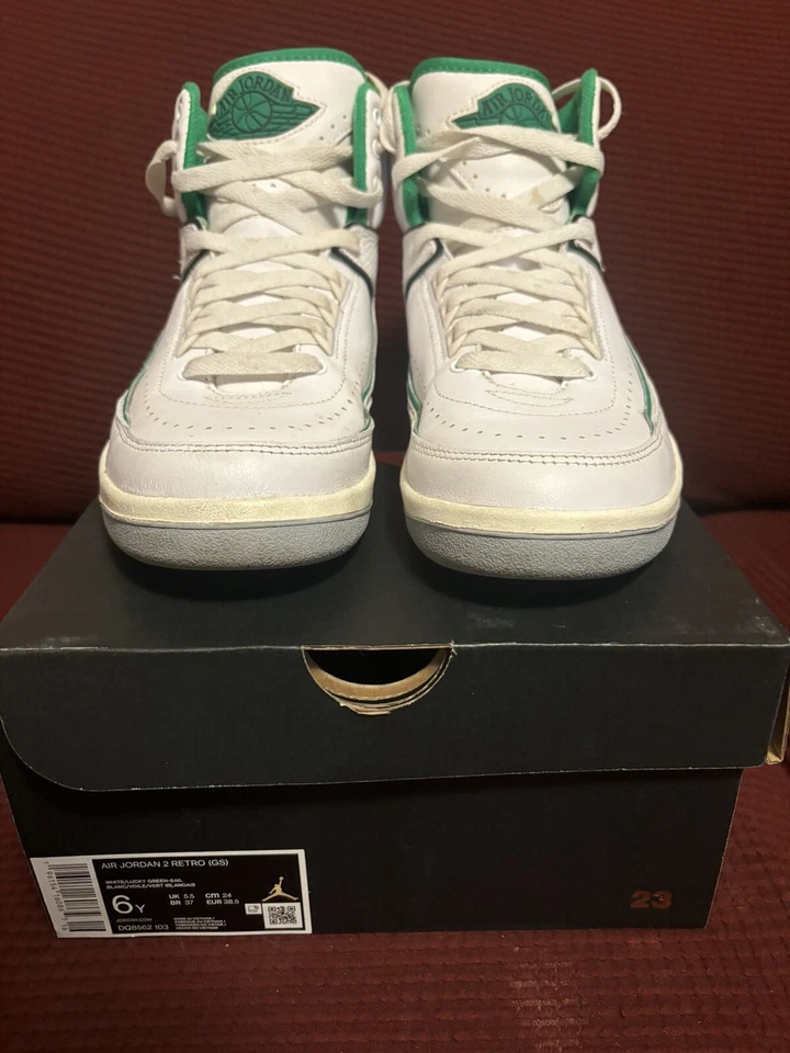 Nike Air Jordan 2 Retro Lucky Green GS Foto 1 de 4