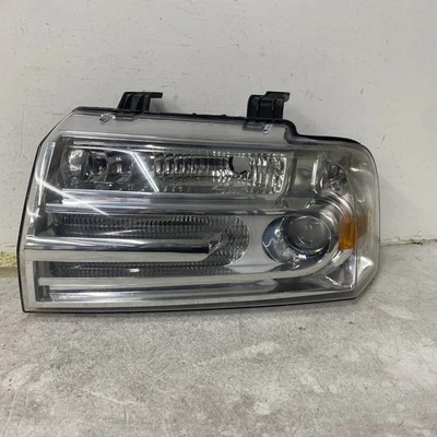 2007-2014 Lincoln Navigator OEM HID Left head Light - Image 1 of 4
