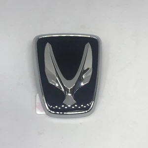 Hood or Trunk Emblem for 2009 2016 Hyundai Equus - Picture 1 of 7