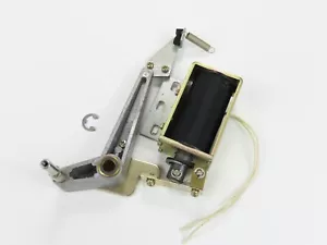*TASCAM ATR60* Klemmwalzenmagnet mit Hebelarm Rolle zu Rolle Teil /TS59 - Bild 1 von 4