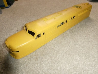 Carroceria de locomotiva a diesel amarela não decorada escala MTH O amostra 16" de comprimento - Imagem 1 de 3