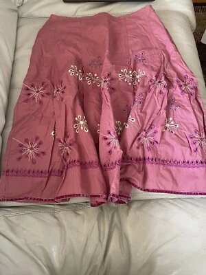 Mix Falda Nouveau Talla 4 Rosa Corte y Acampanada Foto 1 de 4