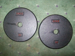 2 vtg YORK BARBELL 10lb. PANCAKE PLATES BodyBuilding STRONGMAN Fitness DUMBBELLS - Picture 1 of 2
