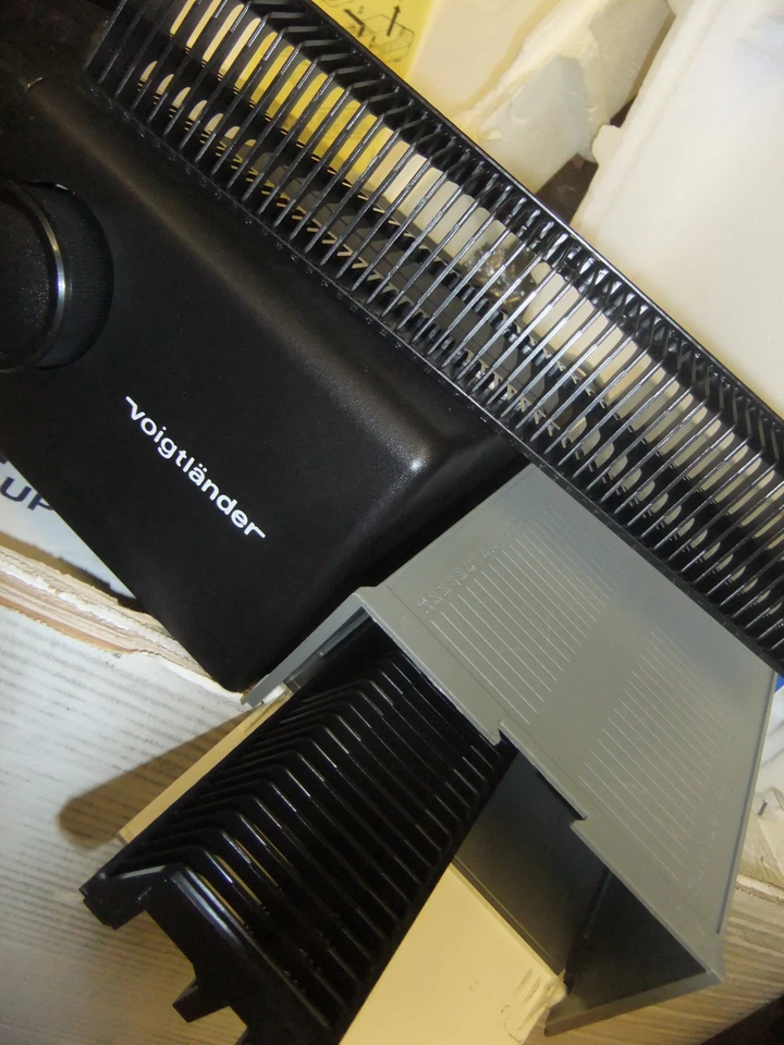 Slide projector slide cassette trays X 2 50 slides FOR VOIGTLANDER + storage box - Image 1 of 1