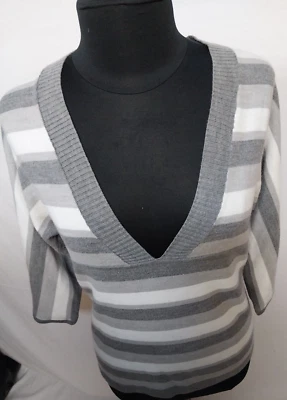 NEW YORK & COMPANY M Women's Top  Pullover V Neck Wide Sleeve Gray stripped - Image 1 of 4