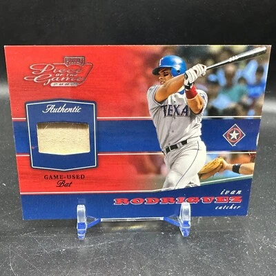 Iván Rodríguez Juego Usado 2002 Playoff Pieza del Juego - Materiales #POG-30 Foto 1 de 2