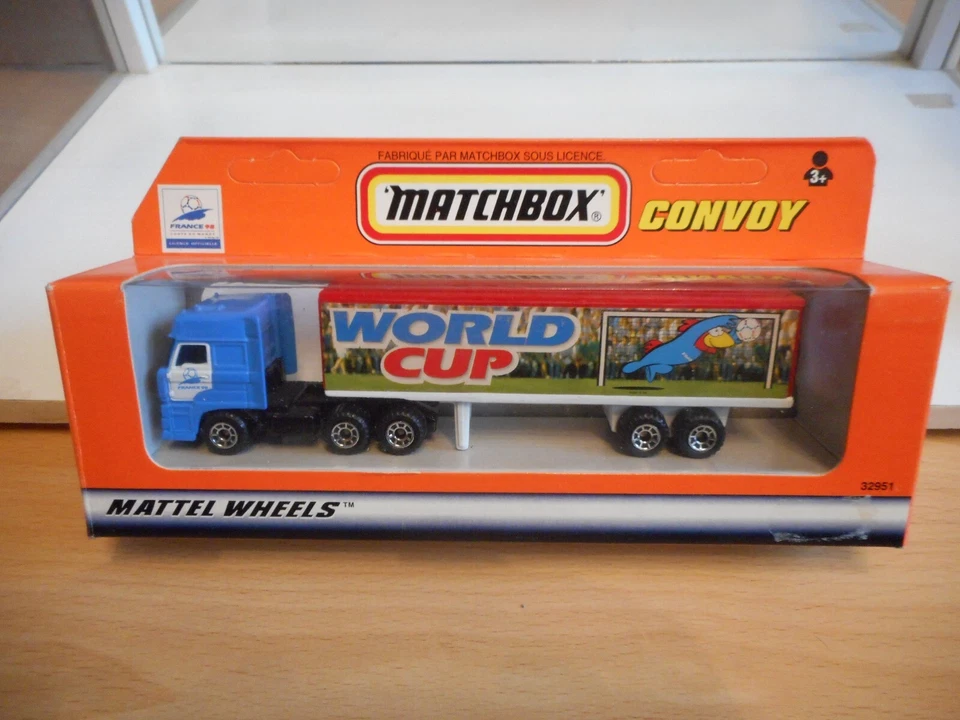 Matchbox Convoy Daf 3300 Spacecab "Wordl Cup '98 France" en bleu/rouge en boite - Photo 1/1