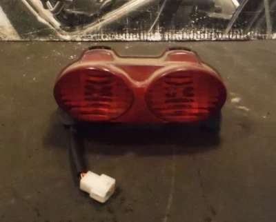 Luz trasera trasera Kawasaki ZR7S ZR750 ZR7 ZR 750 7S 2001 01 Foto 1 de 4