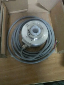 NEW Kubler by Turck 8.0010.4E00.000 Encoder with Cable & MOUNT 159271 SET NEW - Picture 1 of 4