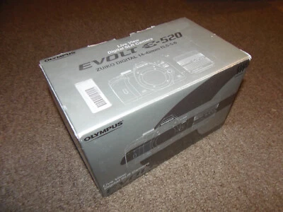 Nueva Olympus DSLR E-520 con lentes Zuiko Digital 14-42 mm F3,5-5,6 Foto 1 de 4