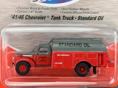 1:87 Classic Metal Works 41-46 Chevrolet Tank Truck Standard Oil NIP! HO5886 - Image 1 of 3