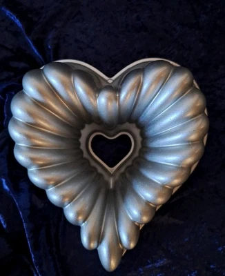 Backform Herz-Kranz - Nordic Ware - Bild 1 von 4