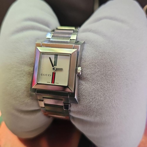 Orologio Gucci 111L Linea Sherry Quadrato Funzionante Stile Raro