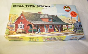 Vintage AHM HO Gauge Train Railway Small Town Station 5842:398 New Sealed - Picture 1 of 4