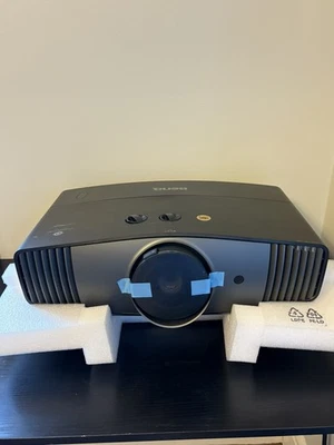 BenQ CinePrime HT5550 4K HDR 3D UHD Home Theater Gaming Church Projector W5700 - Image 1 of 4