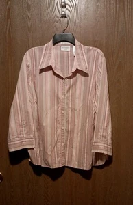 Villager Liz Claiborne Stretch Shirt Size 20W Button Up Pink Striped 3/4 Sleeves - Picture 1 of 7