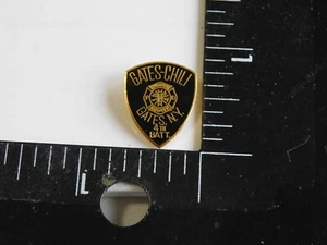 PIN INSIGNIA LOGOTIPO DEL CONDADO DE MONROE GATES-CHILI NUEVA YORK 4o BATALLÓN DEPARTAMENTO DE BOMBEROS - Imagen 1 de 2