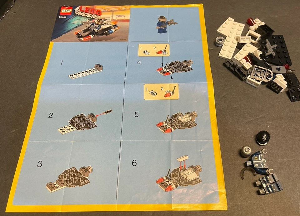 LEGO The LEGO Movie: Super Secret Police Enforcer 30282 100% Complete W Minifig - Image 1 of 3