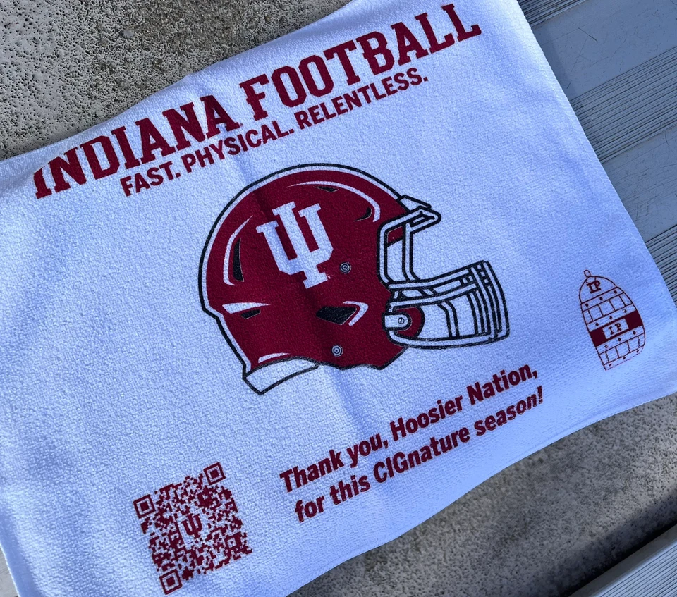 Indiana IU Football Rally Toalla vs Purdue 30/11/24 | Antiguo juego de cubo roble Foto 1 de 1