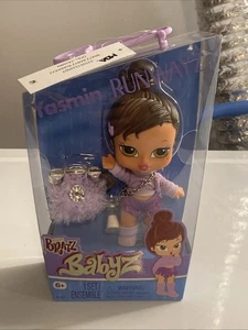 Bratz Babyz Yasmin Runwayz Puppe mit Kleidung & Zubehör 5 Zoll versiegelt neu MGA - Bild 1 von 9