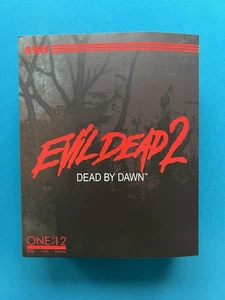Modellino Ash Williams Mezco Evil Dead 2 Dead By Dawn One: 12 da collezione NUOVO - Foto 1 di 13