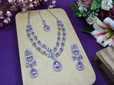 印度宝莱坞镀银婚礼和新娘佩戴水钻珠宝项链 — 第 1/4 张图片