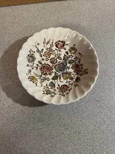 Vintage Johnson Bros Staffordshire Bouquet Fruit Berry Dessert Bowl 5" - Picture 1 of 4