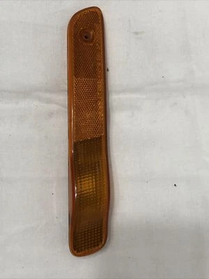 Saturn S-Series SDN 2000-2002. Luz de lámpara marcadora lateral para pasajero 116-02187R Foto 1 de 3