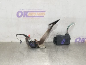 02 2002 CHEVY SUBURBAN 1500 THROTTLE CONTROL MODULE WITH PIGTAIL AND PEDAL - Picture 1 of 12