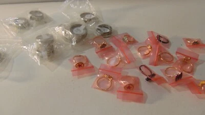 ANILLO BATMAN RESPLANDOR EN LA OSCURIDAD ACERO INOXIDABLE LOTE DE 10+14 TALLA ÚNICA LOTE DE 24 Foto 1 de 3