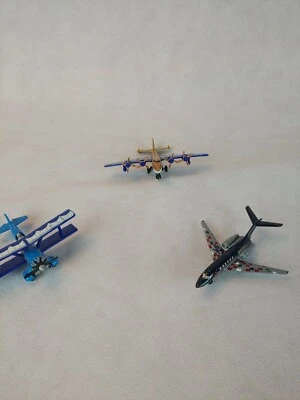 Three Matchbox Airplanes Die Cast, 2008 2007 Foto 1 de 4