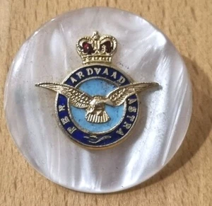 Original QE2 Royal Air Force RAF Wings Mother Of Pearl Sweetheart Brooch Badge - Picture 1 of 2