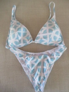 NEW Kenny Flowers The Maldives 2 Piece SET Bikini Size Medium - Picture 1 of 2