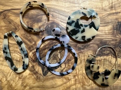 Tortoise Shell Pattern Various Styles Hoop Pierced Earrings Lot Of 5 - Image 1 of 4