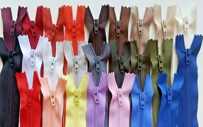 25 Reißverschlüsse 50 und 60 cm MIX Reißverschluss Verschlüsse nicht teilbar - Bild 1 von 3