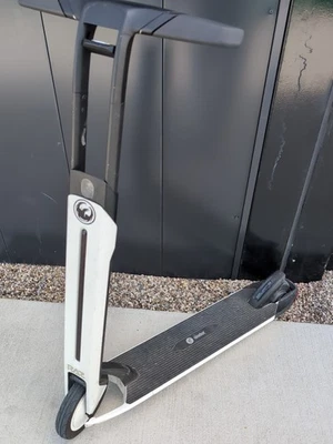 Kickscooter Ninebot Air T15 Foto 1 de 4