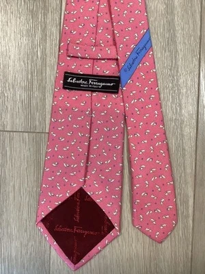 Salvatore Ferragamo Nueva Corbata Sin Usar Rosa Blanco Perro 100% Seda Hecha en Italia Foto 1 de 4