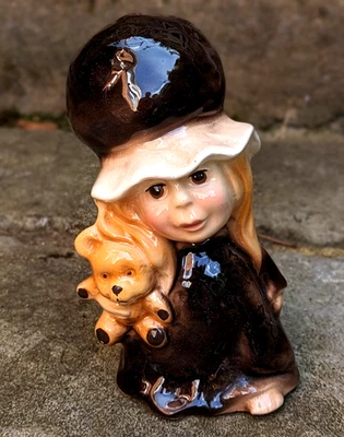 Vtg 1970's Little Girl Teddy Figurine Ornamental Kingston Pottery Hull Ceramic - Image 1 of 4