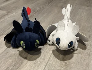 How Train Your Dragon 3, Light Fury weiß ohne Zahn Stofftier Plüschtier (2) - Bild 1 von 7