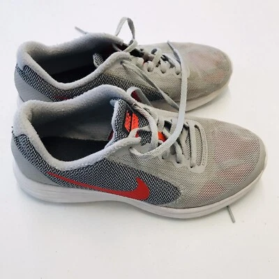 Nike Revolution 3 GS 'Grau Jugend Größe 5,5 Y sportlicher Laufschuh 819413-006 - Bild 1 von 4