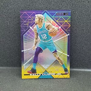2021-22 Panini Recon Silver Holo Kelly Oubre Jr. Charlotte Hornets #61 - Foto 1 di 2