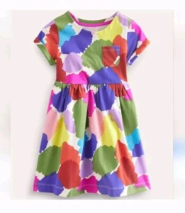 Mini Boden Kurzarm Fun Jersey Kleid in Multi Paint Patch - Bild 1 von 4