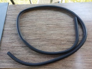 Jaguar XJ X350 X358 2003 - 2009 Rear left door inner body rubber seal trim - Bild 1 von 7